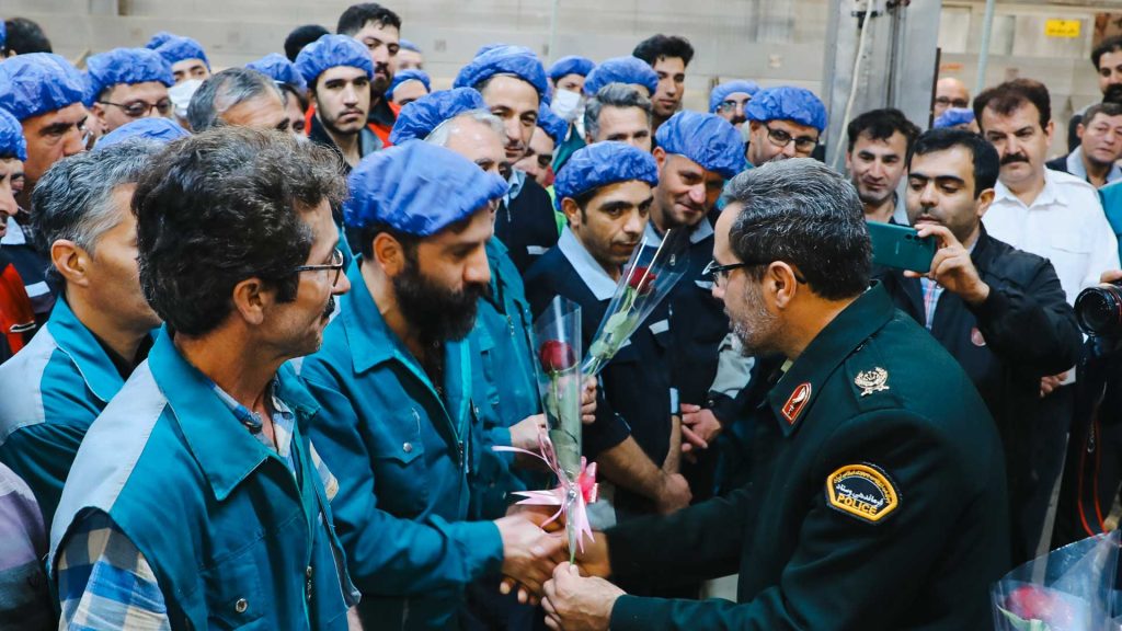 گرامیداشت هفته کار و کارگر با حضور فرمانده نیروی انتظامی استان اردبیل 1